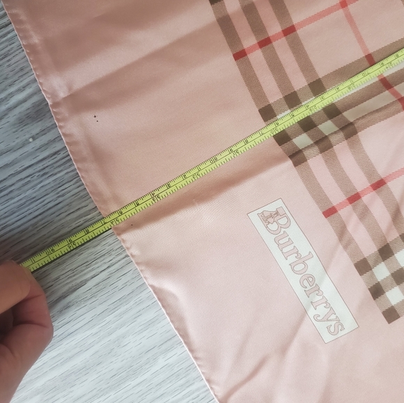 Burberry Scarf/Hankies - Picture 8 of 17